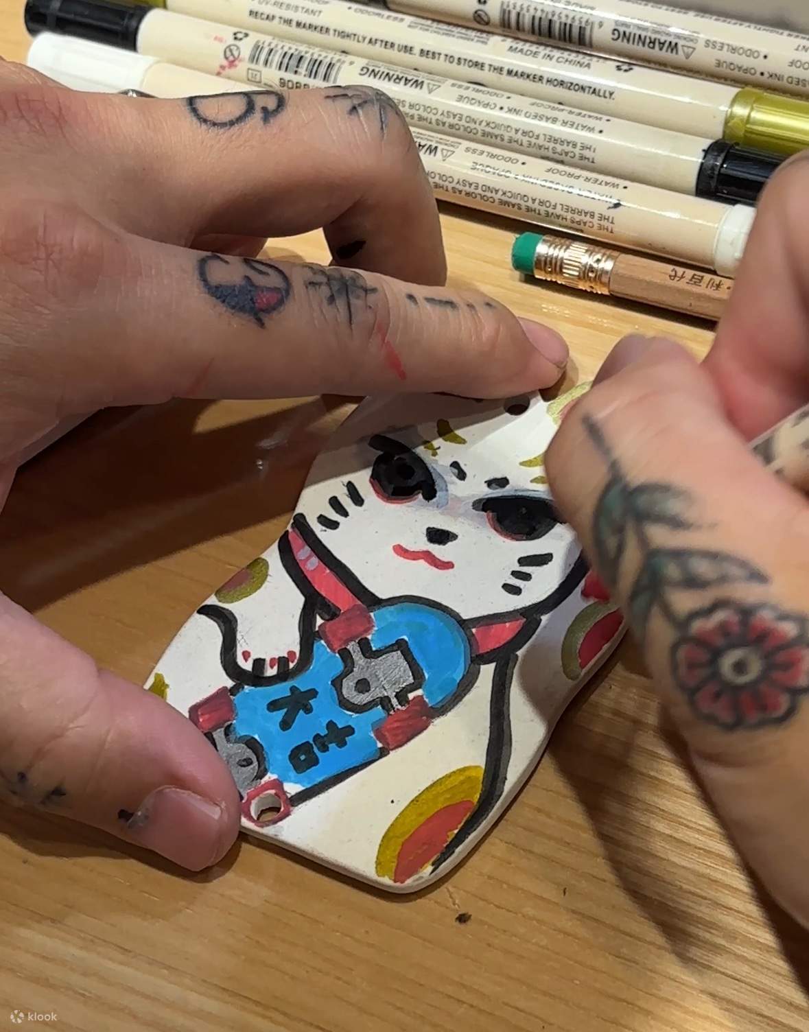 Esperienza creativa di pittura e creazione di ceramiche portafortuna a forma di tartaruga a Guishan 